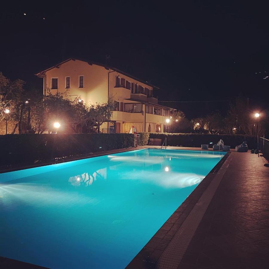 Sotto Il Cielo Di Toscana Appartamenti In Tenuta Only Adults No Pet Camaiore Kültér fotó
