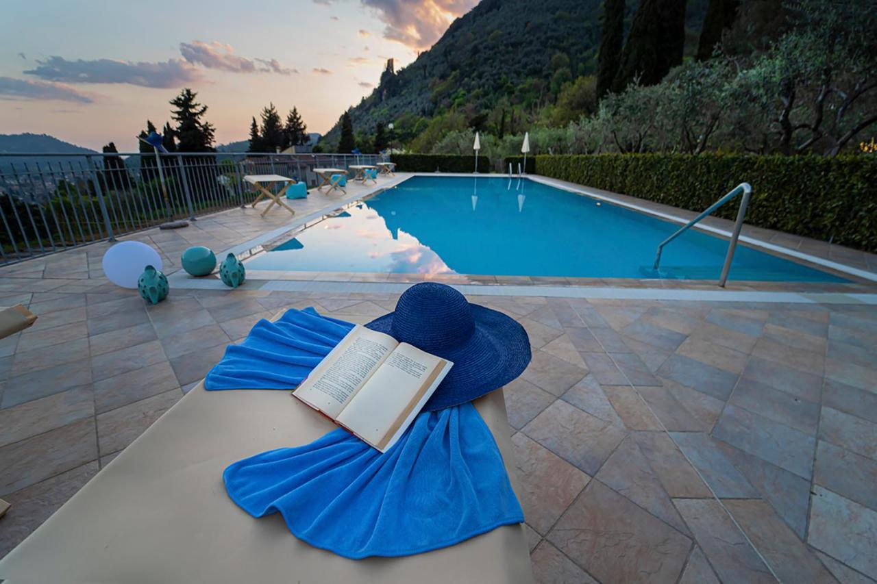 Sotto Il Cielo Di Toscana Appartamenti In Tenuta Only Adults No Pet Camaiore Kültér fotó